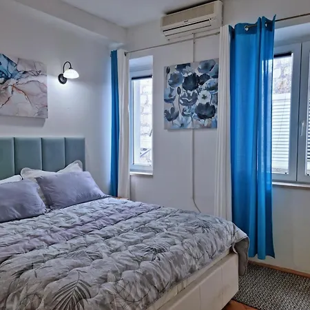 Apartment Heart Of - Blue